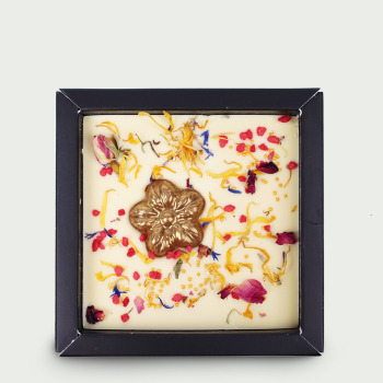 Witte-chocolade-eetbare-bloemen-100gram-www.fleuranthus.nl